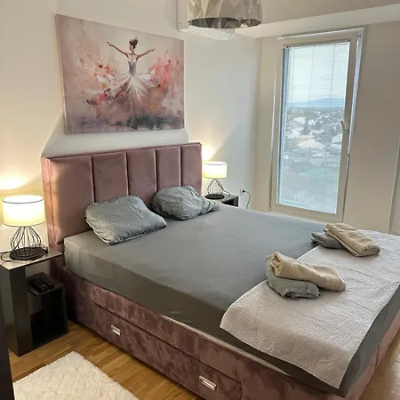 Daire Thomas Two Bedroom Apartment-private Parking *