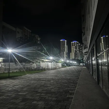 Thomas Two Bedroom Apartment-private Parking 아파트