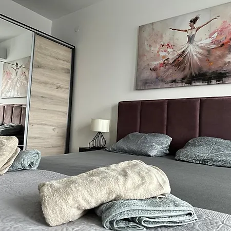 Thomas Two Bedroom Apartment-private Parking Апартаменти