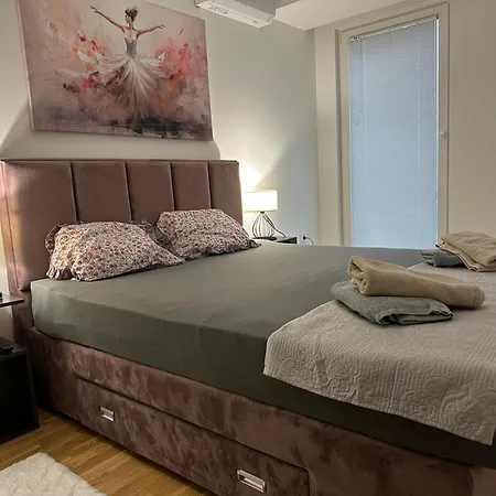 Thomas Two Bedroom Apartment-private Parking Апартаменти *