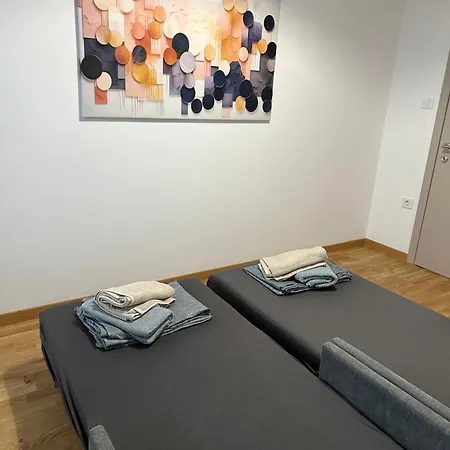 Thomas Two Bedroom Apartment-private Parking Daire