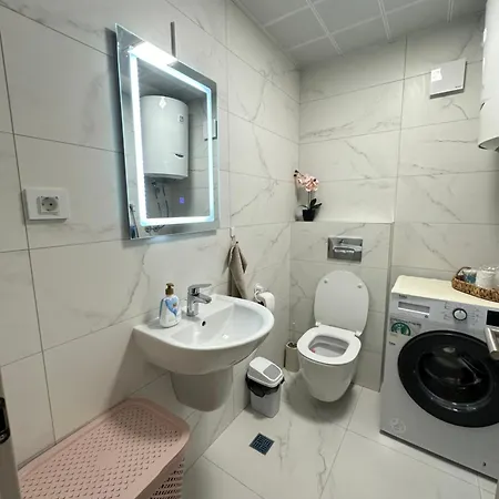 Thomas Two Bedroom Apartment-private Parking Апартаменти