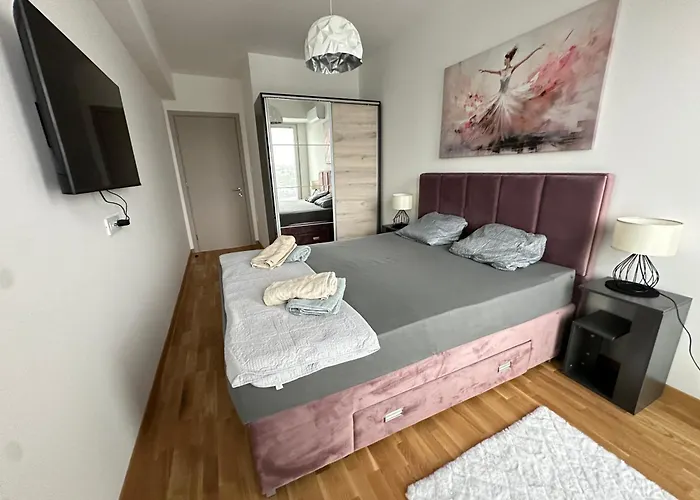 Apartment Thomas Two Bedroom Apartment-private Parking