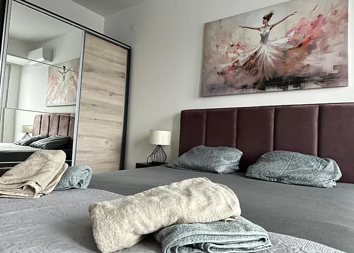 Thomas Two Bedroom Apartment-private Parking Apartment