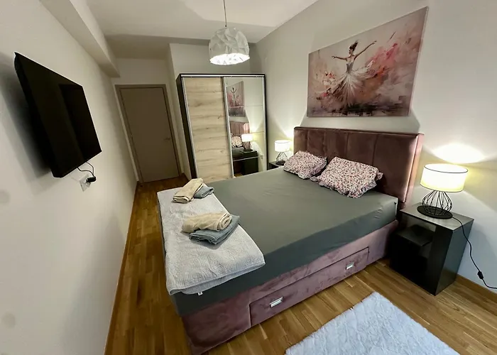 Thomas Two Bedroom Apartment-private Parking Apartmán Skopje