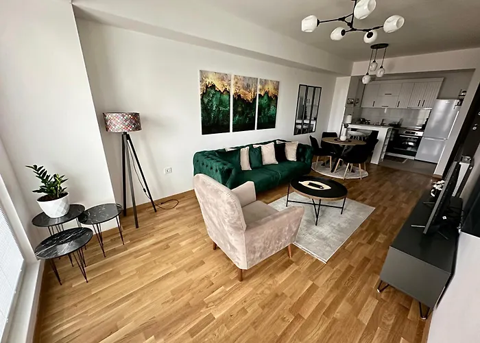 Thomas Two Bedroom Apartment-private Parking