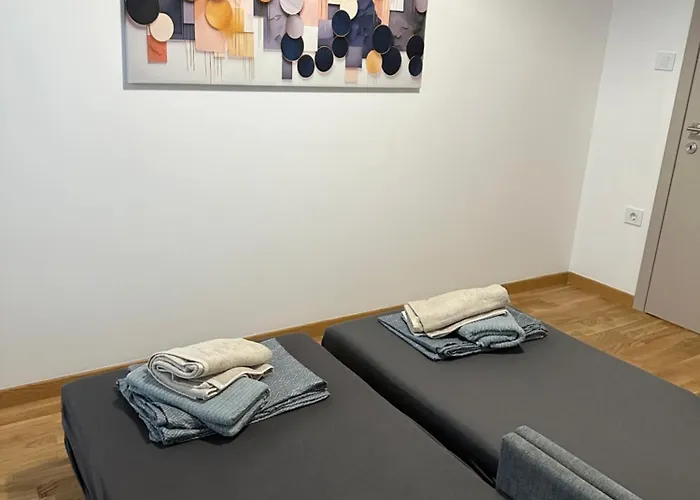 Thomas Two Bedroom Apartment-private Parking Apartmán