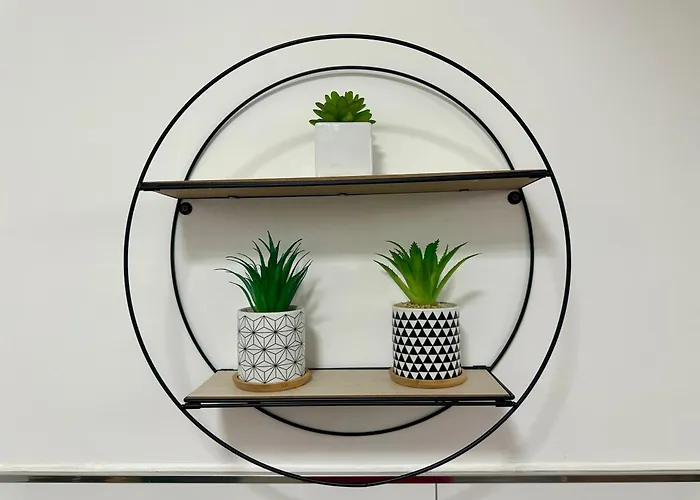 Thomas Two Bedroom Apartment-private Parking