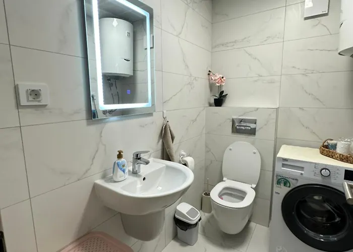 Thomas Two Bedroom Apartment-private Parking Apartmán