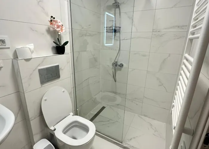 Apartmán Thomas Two Bedroom Apartment-private Parking *