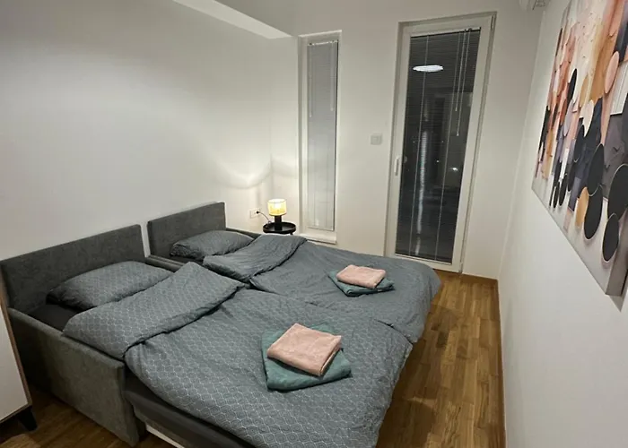 Thomas Two Bedroom Apartment-private Parking *